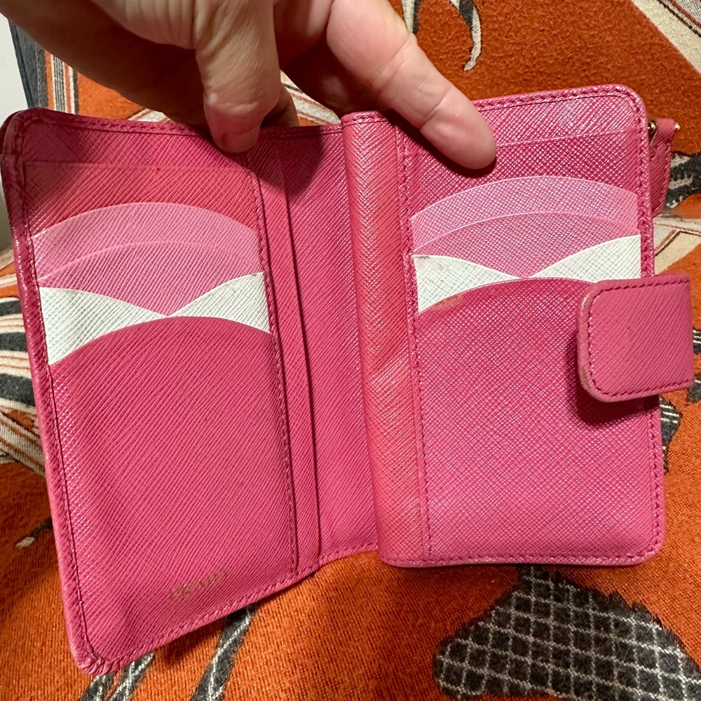 PRADA ❤️🌟COMPACT WALLET⭐️ - Picture 4 of 7